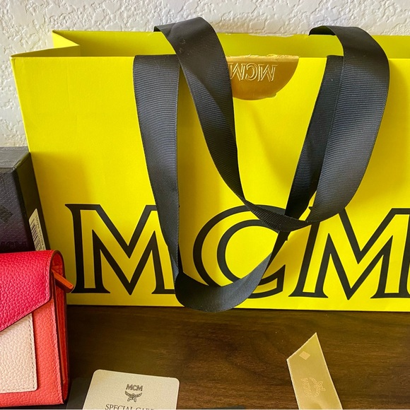 MCM Wallet. Leather - Picture 9 of 11